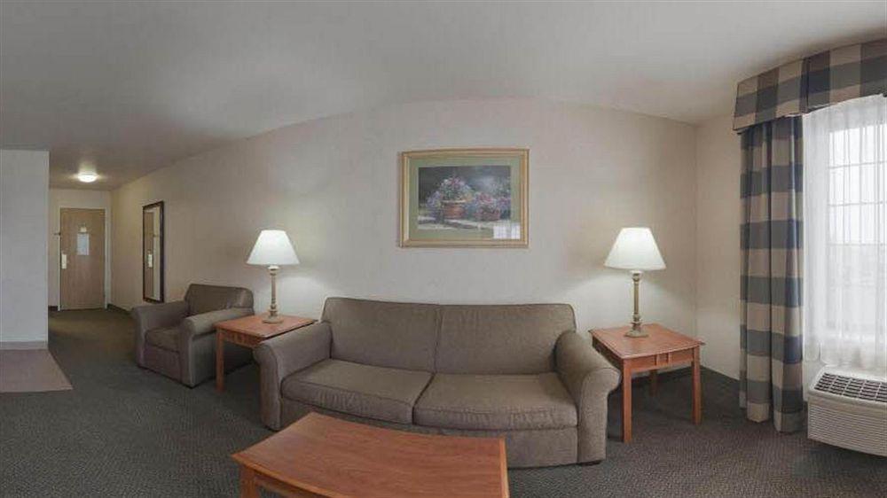 Holiday Inn Express Greensburg By Ihg Exterior foto