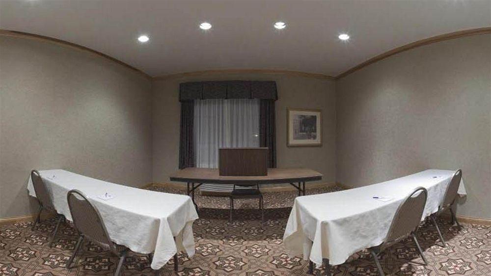 Holiday Inn Express Greensburg By Ihg Exterior foto
